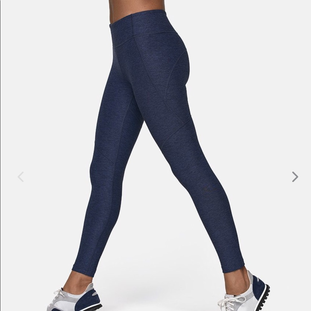 Outdoor Voices 7/8 warmup legging in Navy